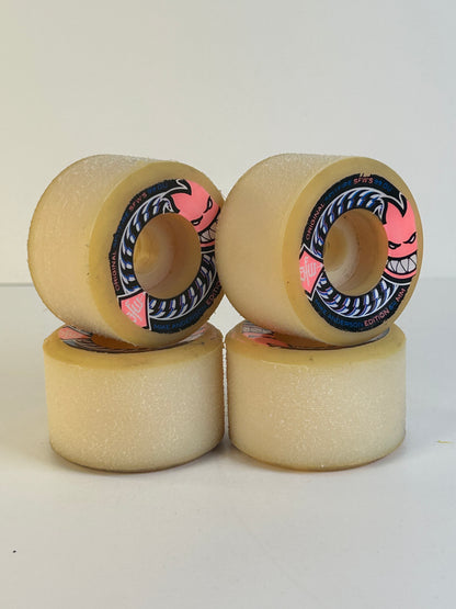 Refurbees Spits 50mm 99A Pink