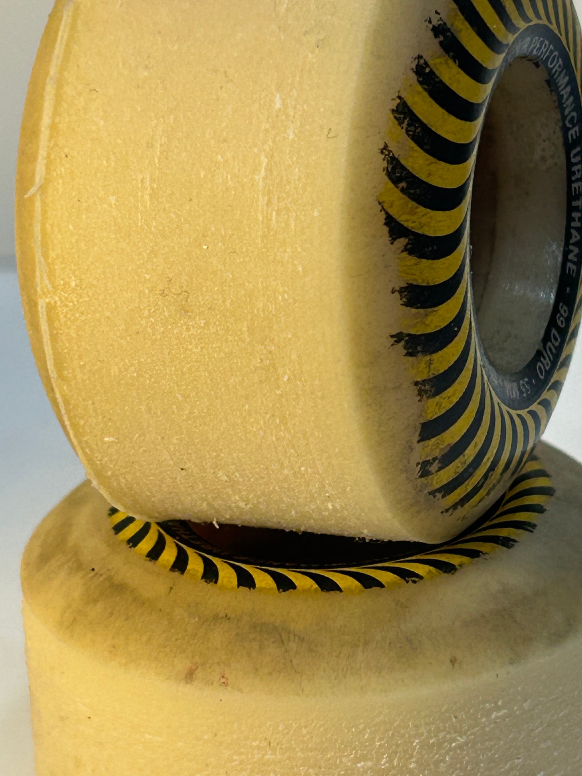 Refurbees Spits 50mm 99A Spiral